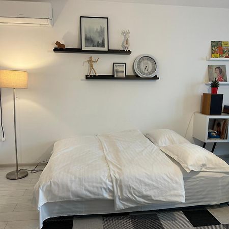 Evan Cozy Flat With Balcony & Parking, 13 September Бухарест Экстерьер фото